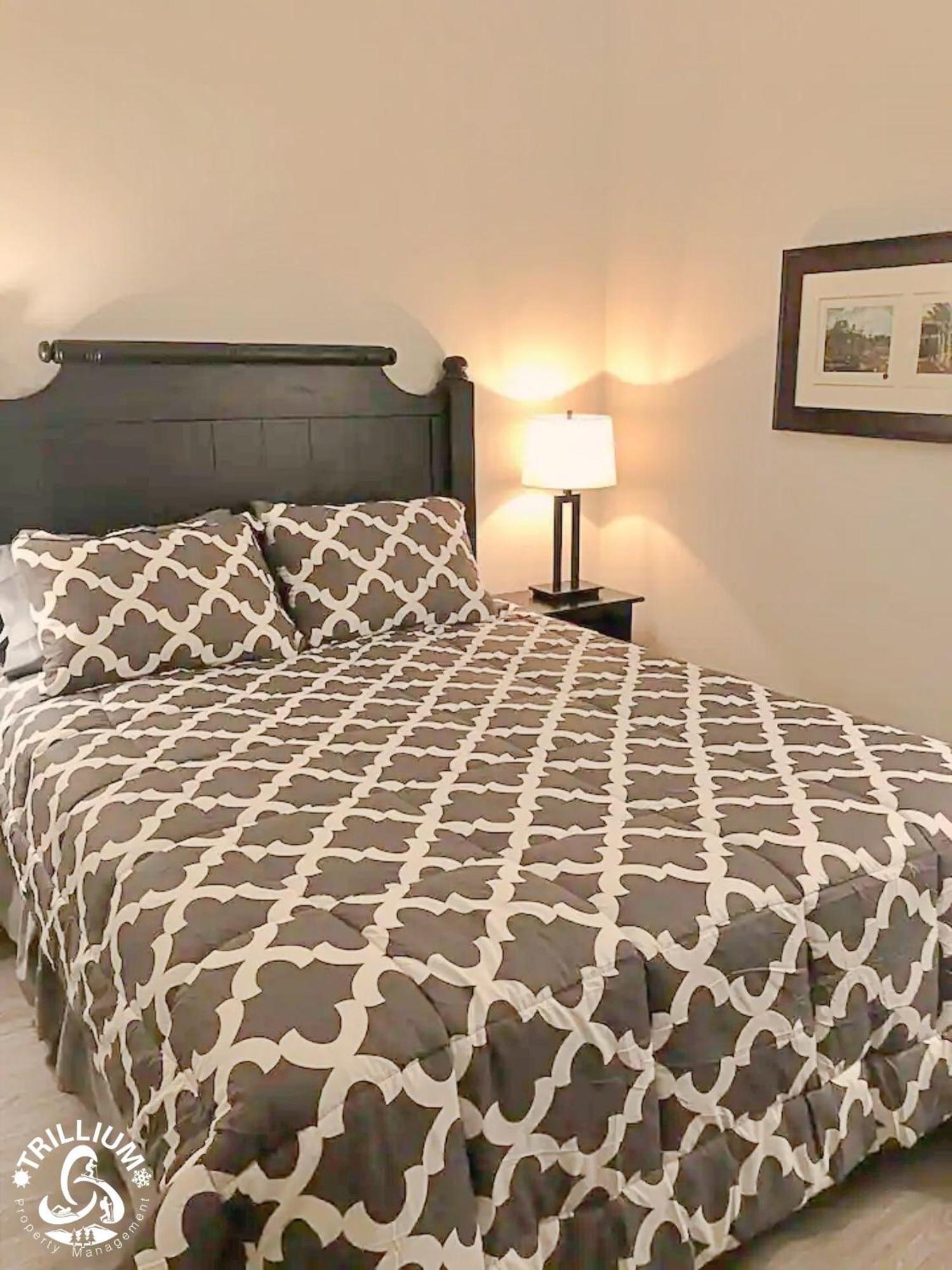 Blue Mountain, Collingwood - Loft Condo, Sleeps 4 Blue Mountains Exterior foto